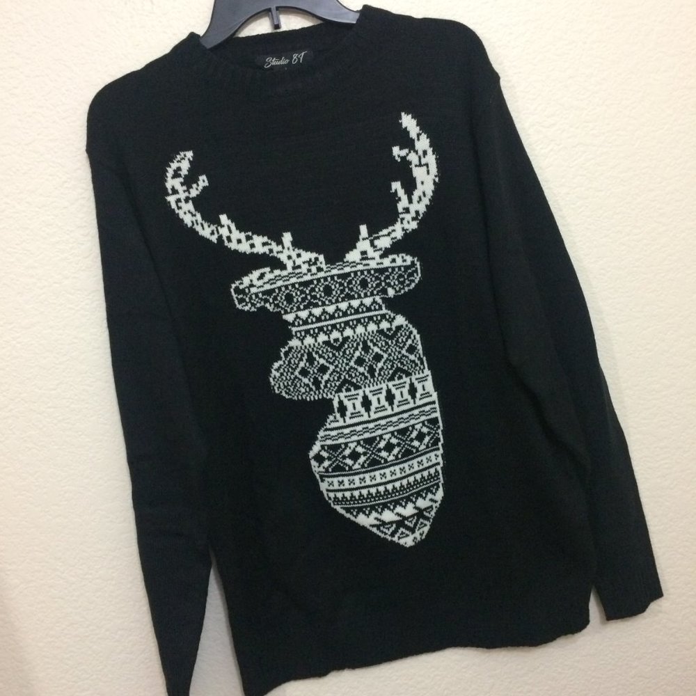 Studio 8T Christmas Sweater Holidays Reindeer NWOT - Picture 3 of 10